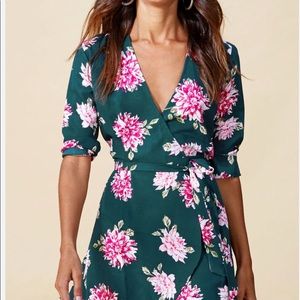 Bloomingdales Floral Wrap Dress - US size 2 - UK size 6 - like new